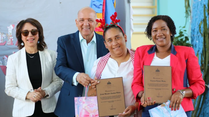 Entregan certificados a privados de libertad