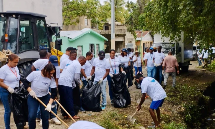 CAASD recolecta toneladas desechos en jornada de limpieza de cañadas en el GSD