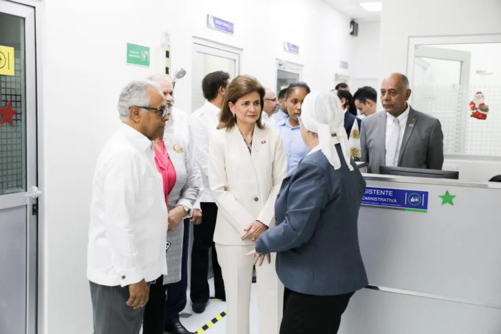 Vicepresidenta inaugura Hospital General Las Colinas