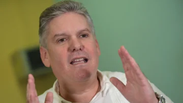 Quién es Alejandro Gil, el exministro de economía de Cuba condenado a cadena perpetua por corrupción y espionaje en un juicio rodeado de secretismo Quién es Alejandro Gil, el exministro de economía de Cuba condenado a cadena perpetua por corrupción y espionaje en un juicio rodeado de secretismo