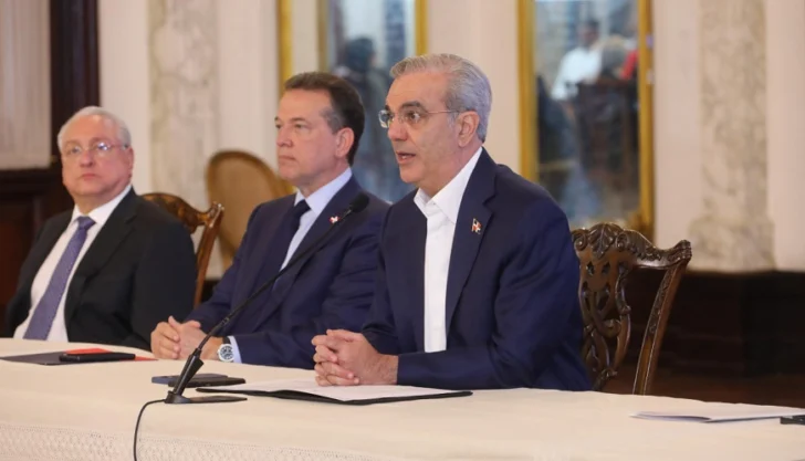 Abinader celebra récord de más de 200 mil empleos directos en zonas francas