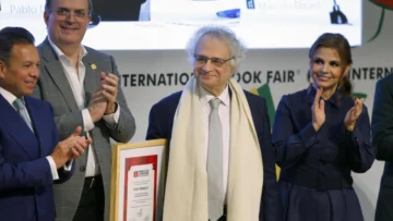 Premio a Amin Maalouf y Barcelona como invitada marcan el inicio de la FIL de Guadalajara