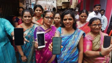 El experimento de dar una paga a más de 100 millones de mujeres por su trabajo como amas de casa (y los resultados que arroja) El experimento de dar una paga a más de 100 millones de mujeres por su trabajo como amas de casa (y los resultados que arroja)