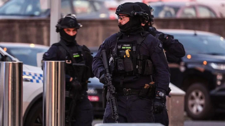Al menos 11 muertos en un tiroteo contra un evento de la comunidad judía en Bondi Beach, la playa más famosa de Australia