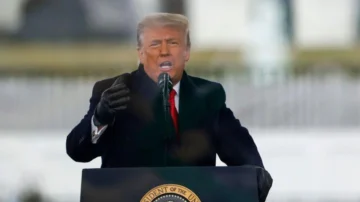 Trump demanda a la BBC por miles de millones de dólares por un reportaje en el que se editaron sus palabras Trump demanda a la BBC por miles de millones de dólares por un reportaje en el que se editaron sus palabras