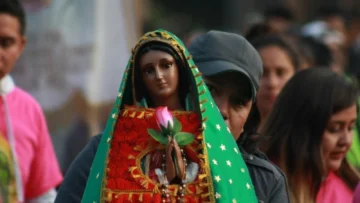 La aparición en 1531 que dio origen a la veneración de la Virgen de Guadalupe y que se celebra este viernes en México La aparición en 1531 que dio origen a la veneración de la Virgen de Guadalupe y que se celebra este viernes en México