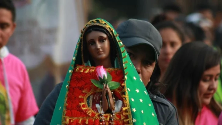 La aparición en 1531 que dio origen a la veneración de la Virgen de Guadalupe y que se celebra este viernes en México
