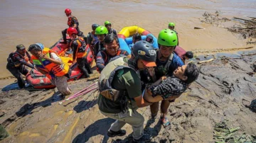 Mueren más de 500 personas tras las devastadoras inundaciones registradas en Indonesia Mueren más de 500 personas tras las devastadoras inundaciones registradas en Indonesia