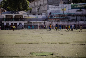 El fútbol se abre paso en un Haití mundialista, a pesar de la crisis y la violencia El fútbol se abre paso en un Haití mundialista, a pesar de la crisis y la violencia