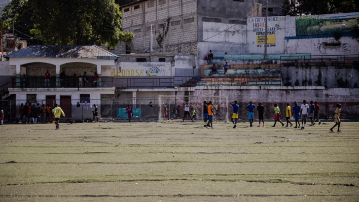 El fútbol se abre paso en un Haití mundialista, a pesar de la crisis y la violencia