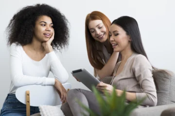 Las mujeres solo tuvieron voz en el 17 % de las noticias registradas en los diarios impresos Las mujeres solo tuvieron voz en el 17 % de las noticias registradas en los diarios impresos