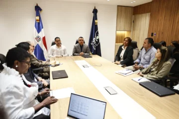 Coordinan acciones para continuar fortaleciendo la atención en la Red Pública