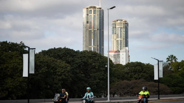 Caracas con calles vacías y filas en supermercados tras ataque militar y captura de Maduro
