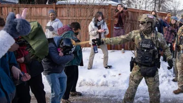 Un agente de ICE mata a disparos a una mujer durante una operación contra la migración ilegal en Minneapolis