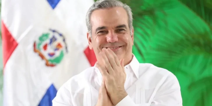 Presidente Abinader felicita a Leones del Escogido por bicampeonato