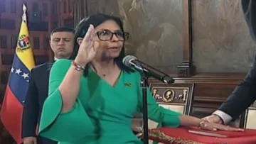 Delcy Rodríguez juramenta como presidenta encargada de Venezuela tras la captura de Maduro por fuerzas de EE.UU.