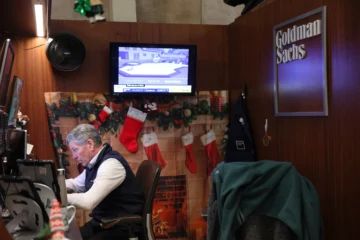 Wall Street cierra mixto con el S&P 500 y el Dow Jones retrocediendo desde niveles récord