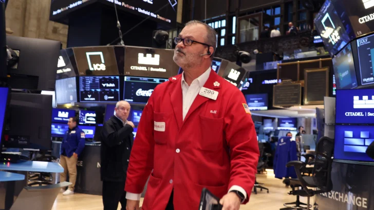 Wall Street cierra mixto, pero lastrada por la caída de Microsoft Wall Street cierra mixto, pero lastrada por la caída de Microsoft