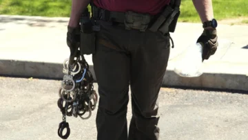 “Es una fábrica de detenidos que funciona a pleno rendimiento”: testimonio de un francés que pasó por las cárceles de ICE