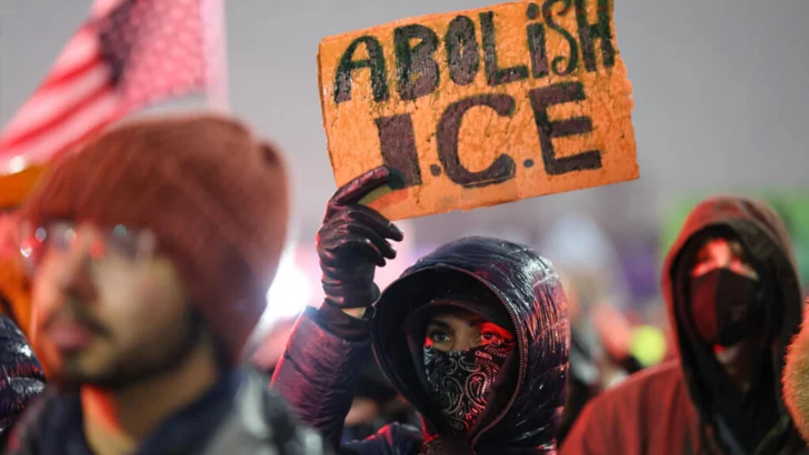 Estados Unidos: Un influencer cercano a Trump compara los métodos del ICE con los de la Gestapo