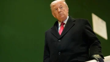 Trump: de la Trump: de la