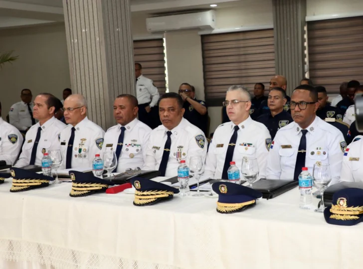 Abinader encabeza reunión de seguimiento al Plan de Seguridad Ciudadana Abinader encabeza reunión de seguimiento al Plan de Seguridad Ciudadana