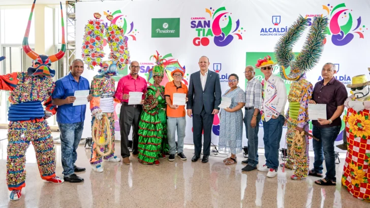 Alcaldía de Santiago entrega recursos a grupos de lechones para el Carnaval de Santiago 2026