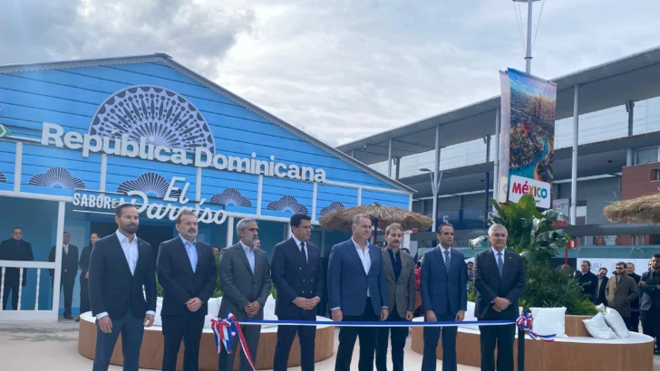 ¡En familia y con historia! Así se inaugura la Casa Dominicana en FITUR 2026