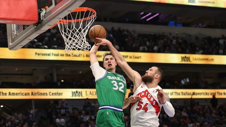 NBA: Novato de 19 años de edad rompe récord NBA con 49 puntos para Dallas