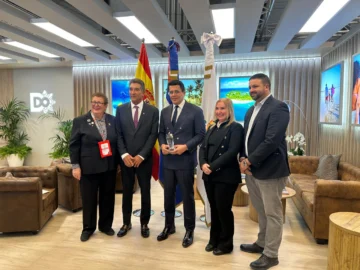 ADOPETUR y OPETUR reconocen al ministro de Turismo de República Dominicana, David Collado, en el marco de FITUR 2026 ADOPETUR y OPETUR reconocen al ministro de Turismo de República Dominicana, David Collado, en el marco de FITUR 2026