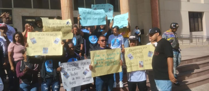 Familiares de joven fallecido tras incidente con agentes policiales exigen justicia