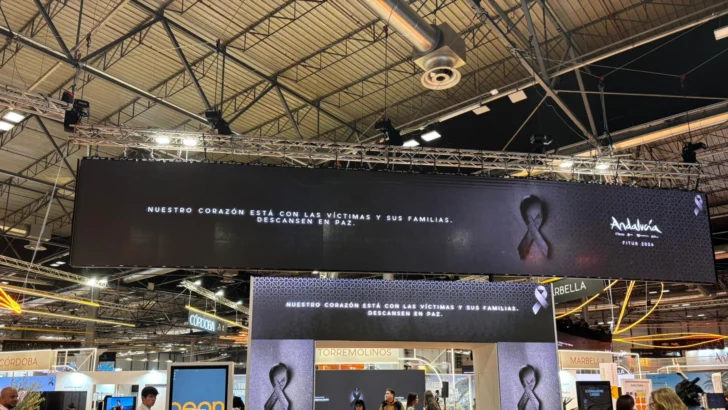 FITUR realiza un minuto de silencio en honor a las víctimas del accidente ferroviario