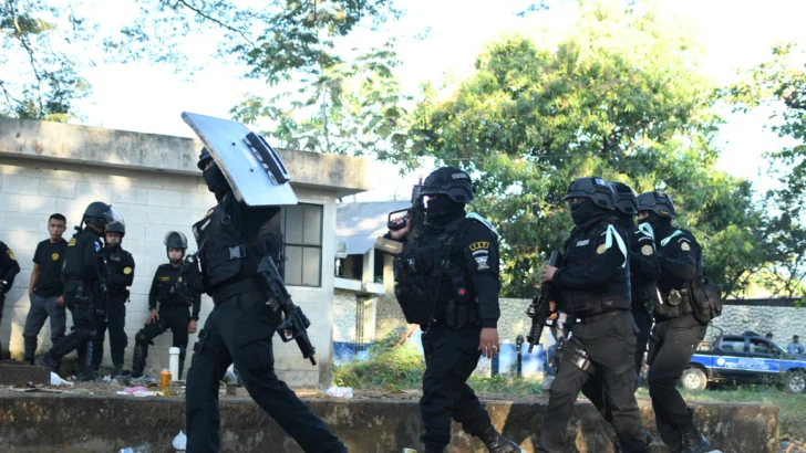 Violencia en las cárceles : la pugna entre el Gobierno y las pandillas en Guatemala