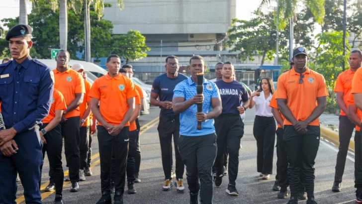 Antorcha de los LV Juegos Deportivos Militares y Policiales llega a la Policía Nacional