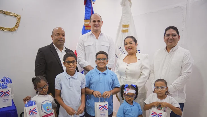 Inabie beneficia a estudiantes con 341 lentes correctivos