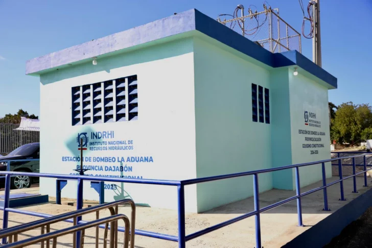 Abinader entrega obras de salud, educación, deporte y riego durante visita a Dajabón