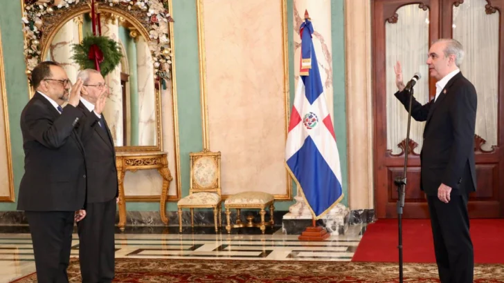 Juramentados Antoliano Peralta como ministro de Justicia y Jorge Subero Isa como Consultor Jurídico