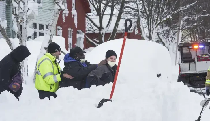 Una histórica tormenta invernal azota a Estados Unidos desde el sur hasta el noreste
