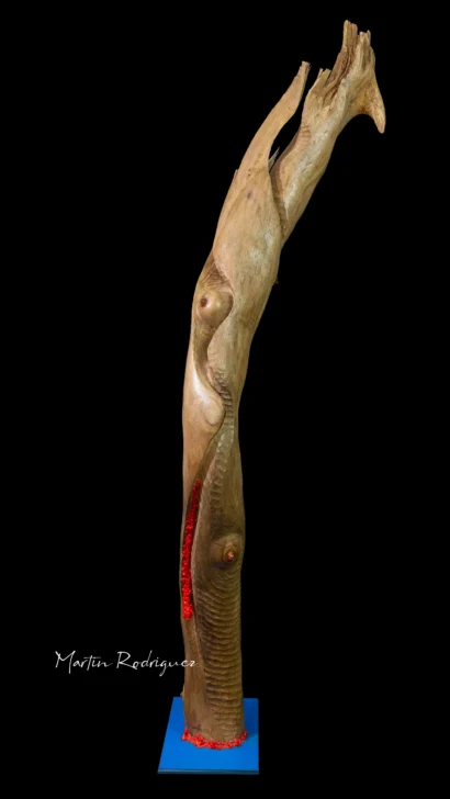 Freddie Cabral: 50 años esculpiendo madera