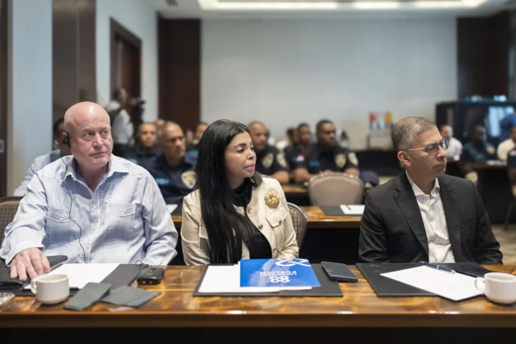 FBI imparte a fiscales y policías dominicanos un taller sobre el despliegue de unidades caninas en las investigaciones