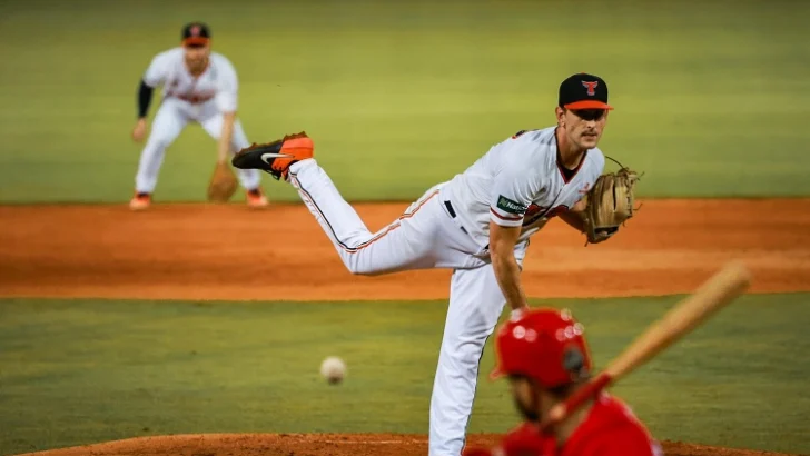 Triunfos de Águilas y Toros los mantienen en batalla por un boleto a la final Triunfos de Águilas y Toros los mantienen en batalla por un boleto a la final