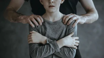 El abuso infantil debe ser analizado como una problemática social y cultural