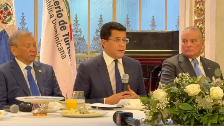 Collado revela grandes inversiones en Miches y Samaná Collado revela grandes inversiones en Miches y Samaná