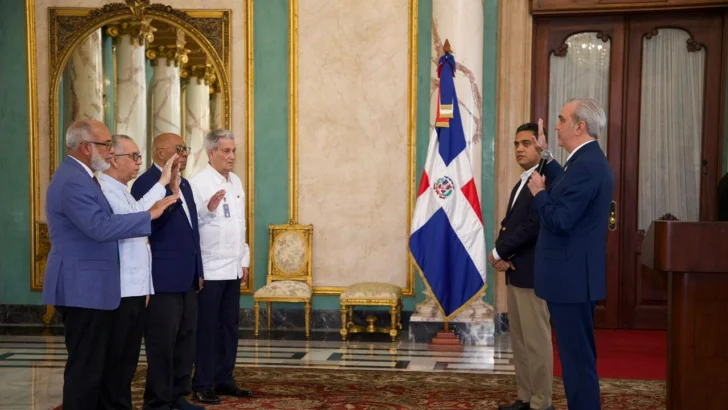 Abinader juramenta a supervisores de obras con dinero de la corrupción Abinader juramenta a supervisores de obras con dinero de la corrupción