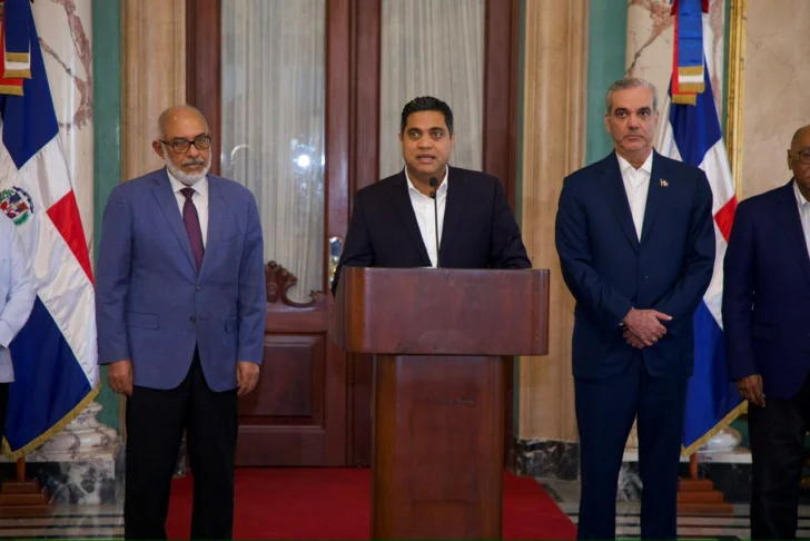 Abinader juramenta a supervisores de obras con dinero de la corrupción Abinader juramenta a supervisores de obras con dinero de la corrupción