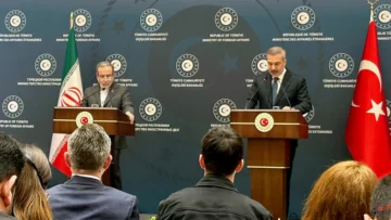 Ante la creciente presión de EEUU, el canciller iraní ofrece una negociación nuclear Ante la creciente presión de EEUU, el canciller iraní ofrece una negociación nuclear