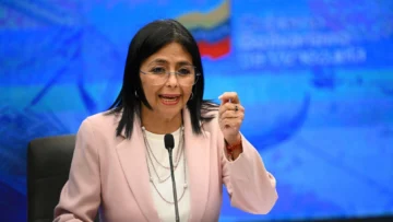 Quién es Delcy Rodríguez, la poderosa vicepresidenta de Venezuela que se perfila como posible sucesora de Maduro dentro del chavismo Quién es Delcy Rodríguez, la poderosa vicepresidenta de Venezuela que se perfila como posible sucesora de Maduro dentro del chavismo