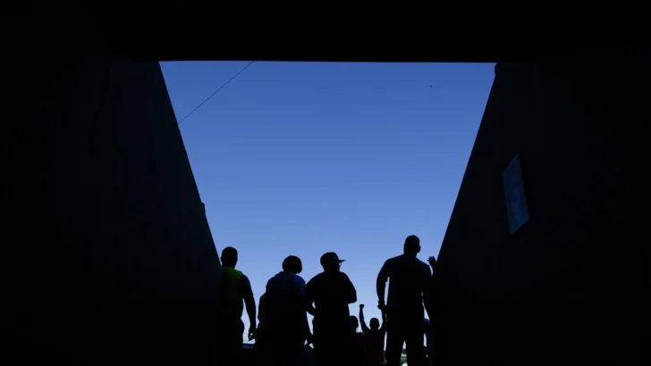 Águilas ganan y empatan en segundo lugar con Toros, que caen ante Leones Águilas ganan y empatan en segundo lugar con Toros, que caen ante Leones