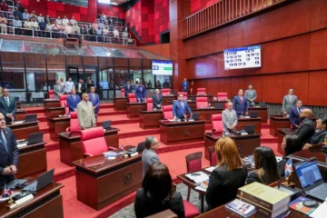 Senado aprueba ley para reconocer deudas del Estado por obras ejecutadas sin contrato desde 1996