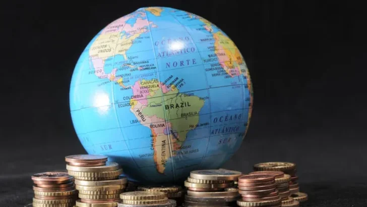 Banco Mundial prevé que la economía global crezca 2.7 % en 2025 pese a gran incertidumbre